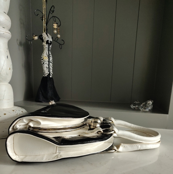 🛍️La Diva Handbag with attachable crossbody strap - Picture 4 of 10